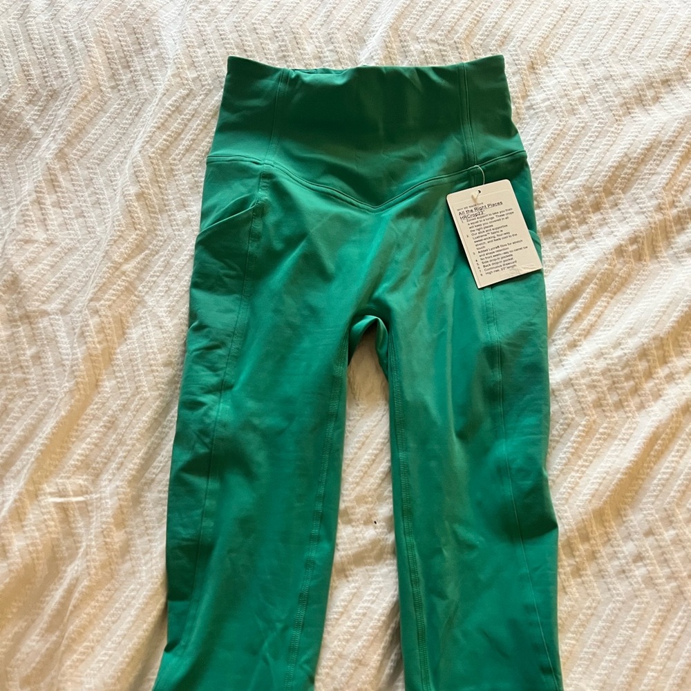Lulu lemon size 2 all the right places crop leggings in a gorgeous teal, NWT
